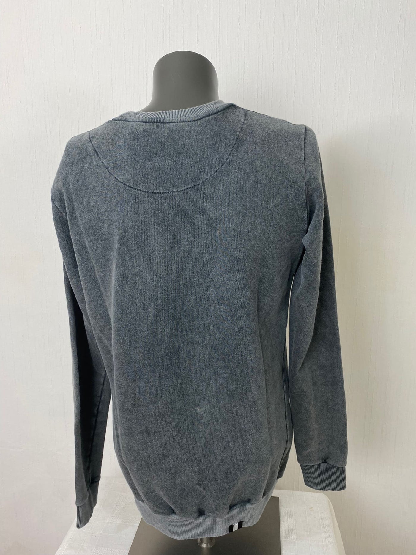 Sweater Spellout "INTENSE" grau Gr. M