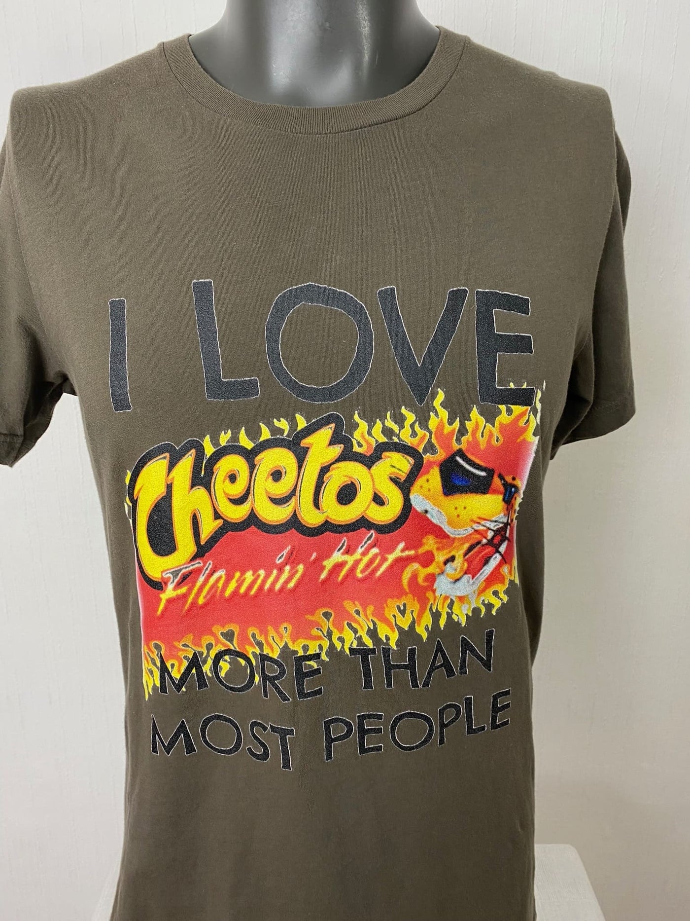 Shirt "I love Cheetos more than most people" Gr. M